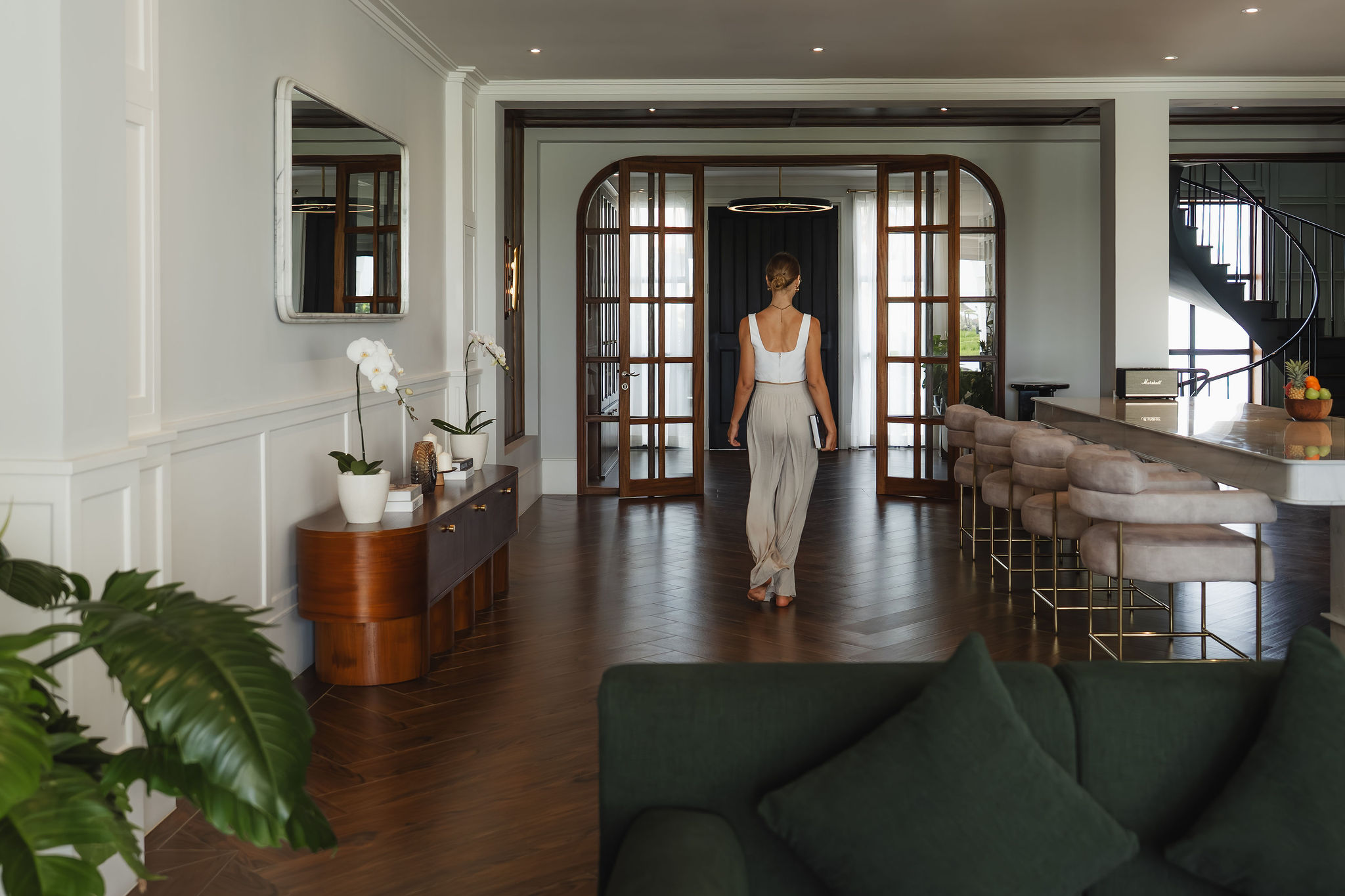 Georgian proportions and arched doors at Mayfair Place